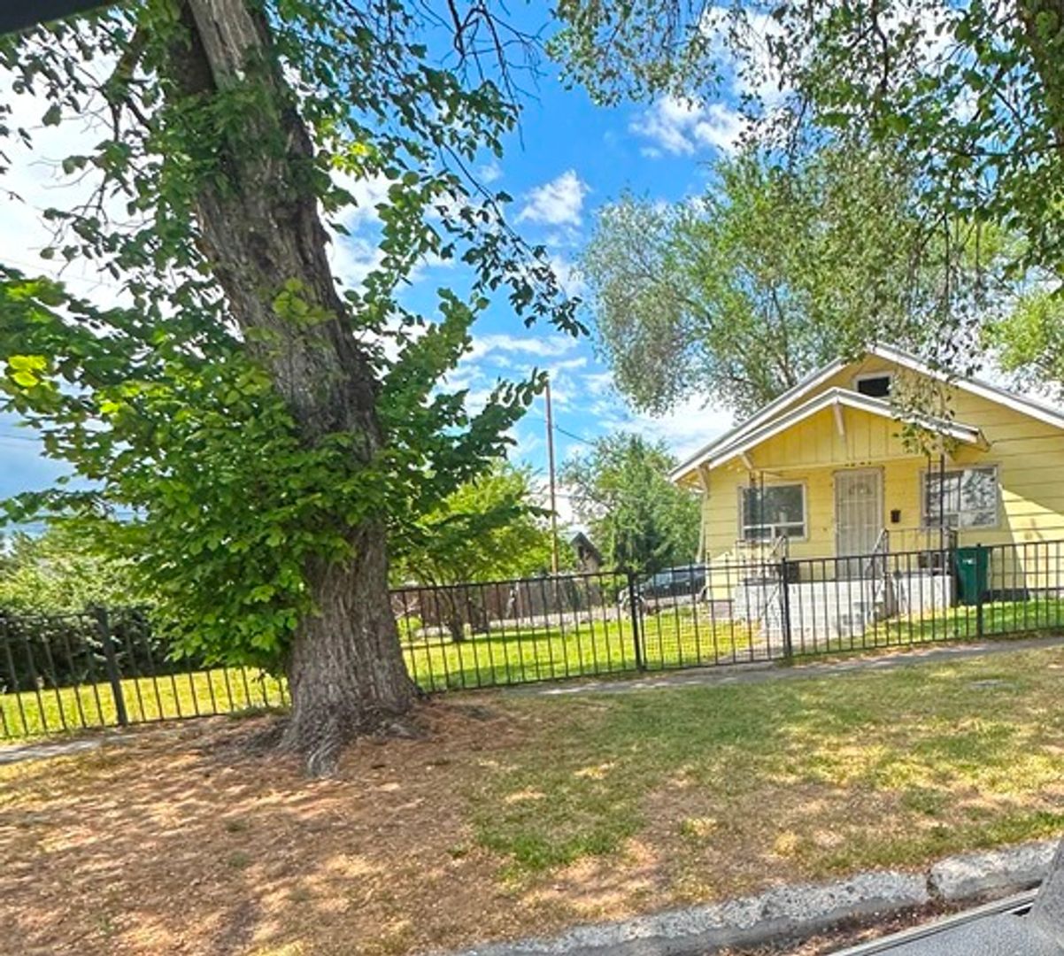 Klamath Falls House: 1841 Esplanade Ave