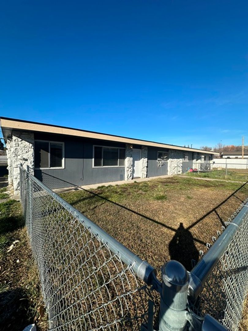 Klamath Falls House: 807 Washburn Way