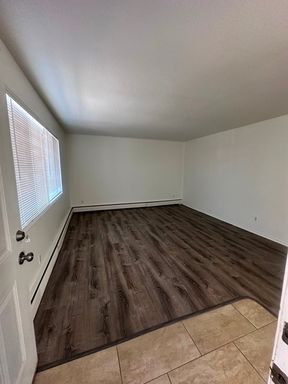Upstairs 2 Bedroom Apartment #16 – photo 1