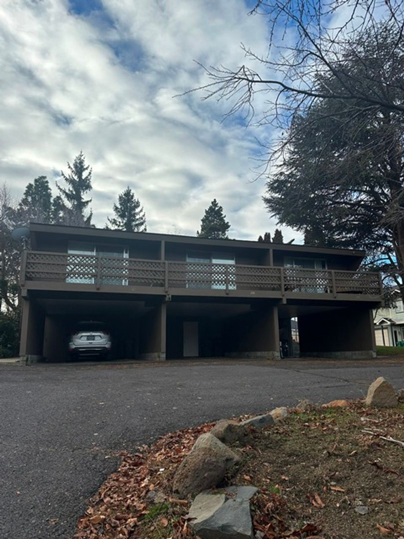 Klamath Falls House: 774 West Oregon Avenue