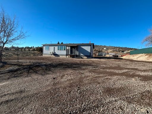 3 Bedroom, 2 Bathroom Home – photo 1