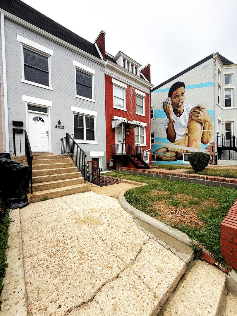 Washington Apartment: 3613 13th ST NW