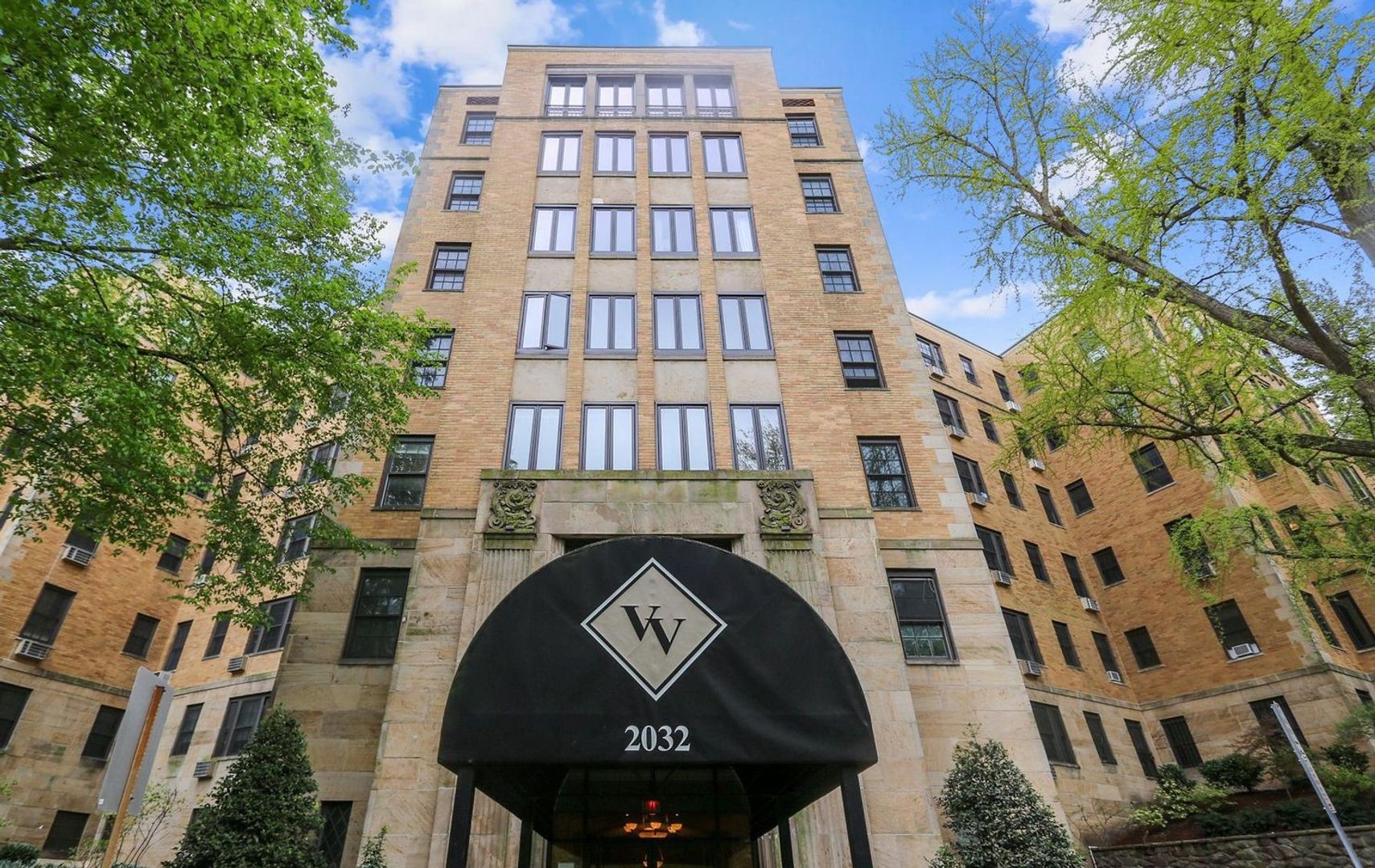 Washington Condo: 2032 Belmont Rd NW