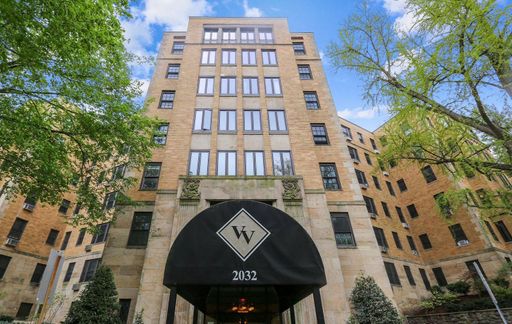 Spacious 1 BR + Den apartment in the highly desired Kalorama Neighborhood – photo 1