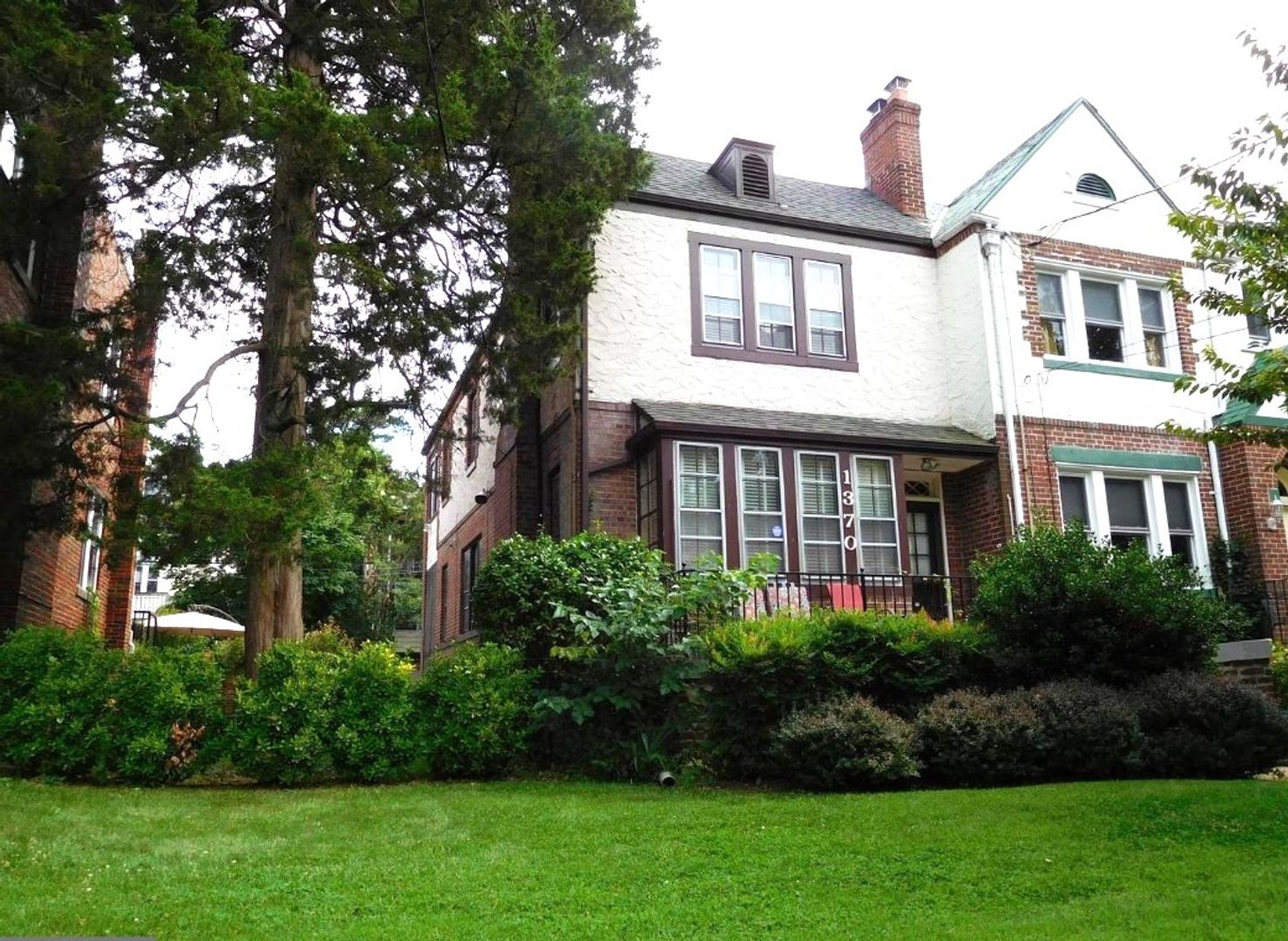 Washington House: 1370 Sheridan St, NW