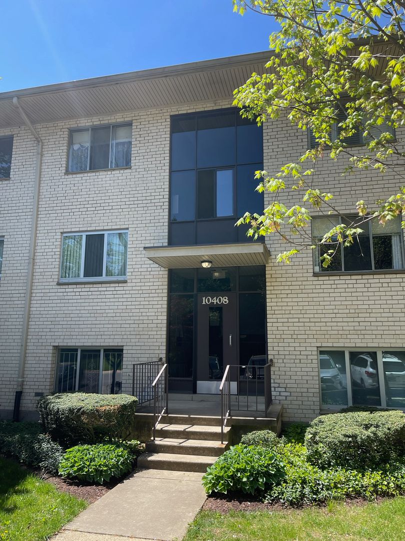 Rockville House: 10408 Rockville Pike #101