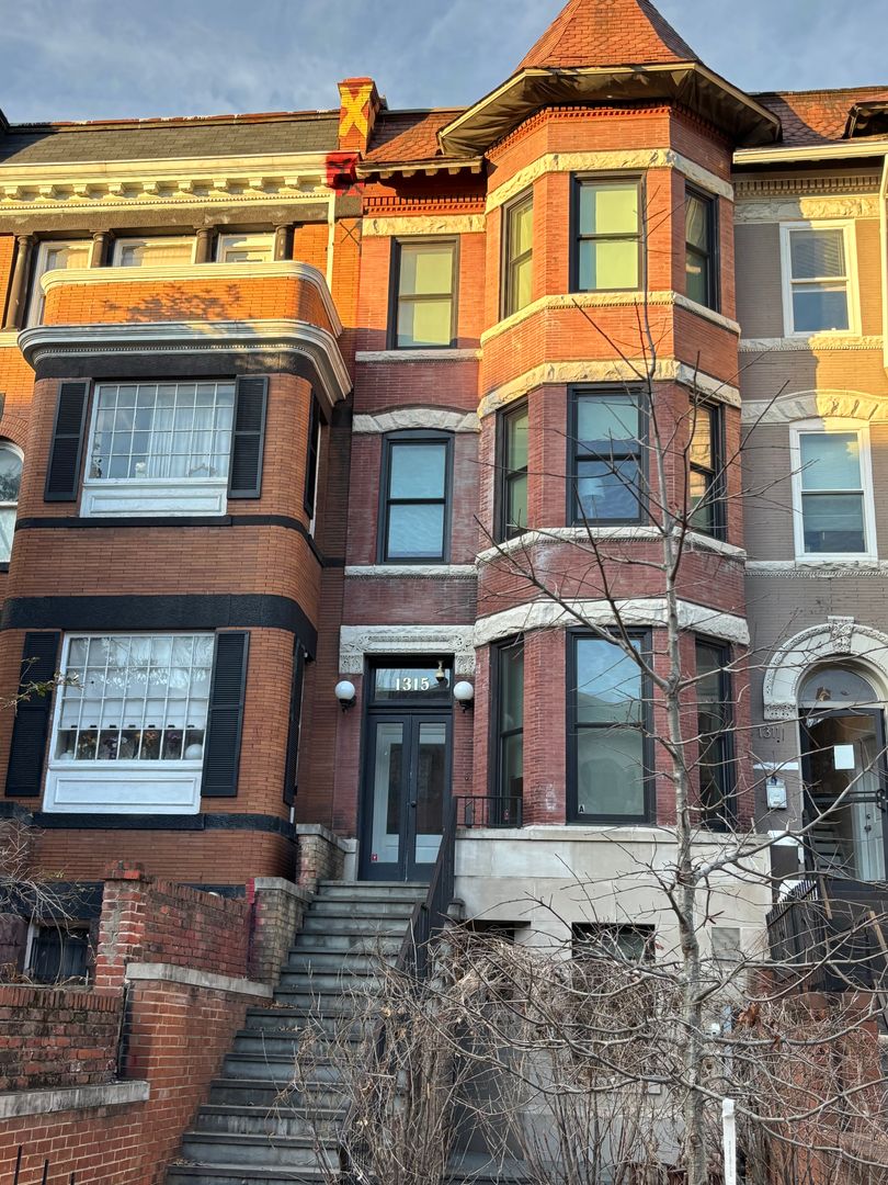 Washington Apartment: 1315 Euclid St, NW