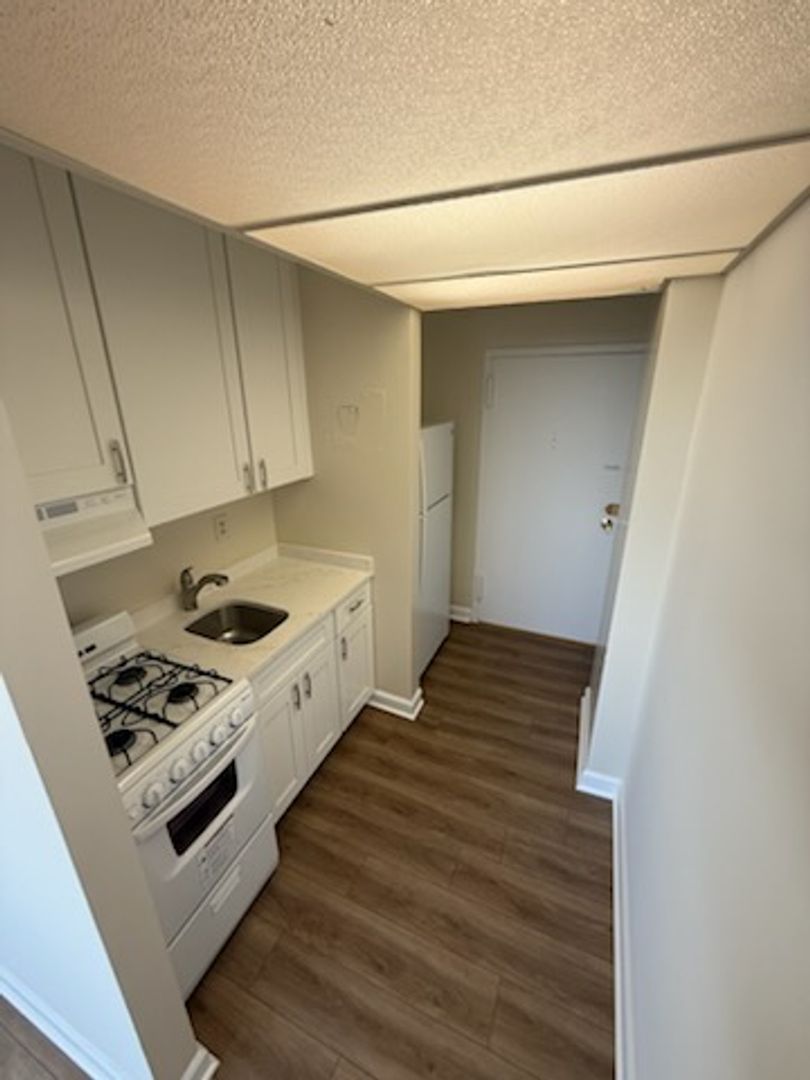 Arlington House: 1011 Arlington Blvd.