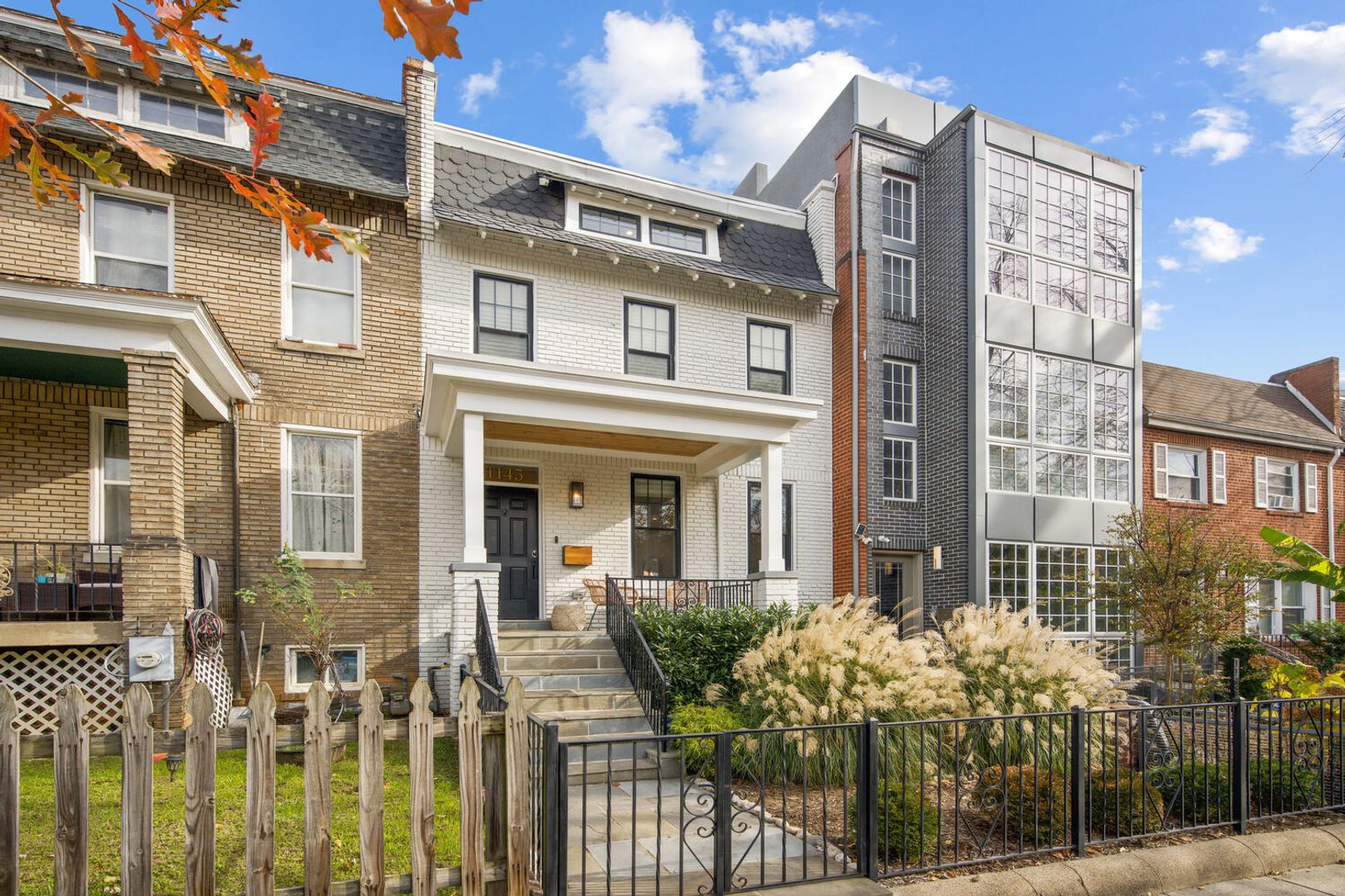 Washington Townhome: 1145 5th St NE