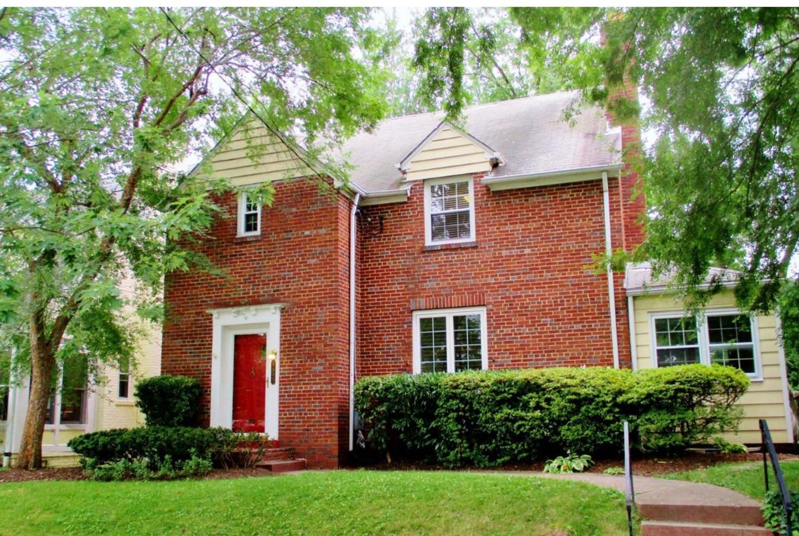 Washington House: 6105 29th St, NW