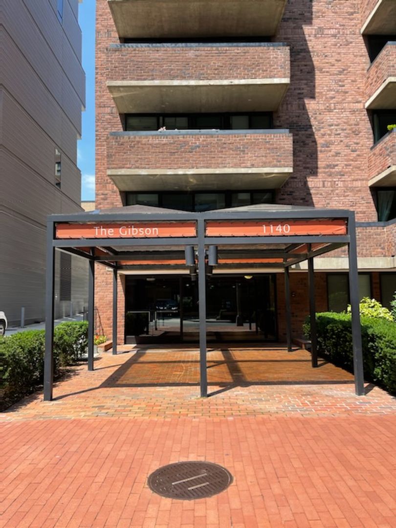 Washington Apartment: 1140 23rd St NW