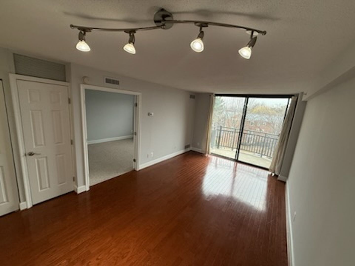 Washington Condo: 3401 38th ST NW