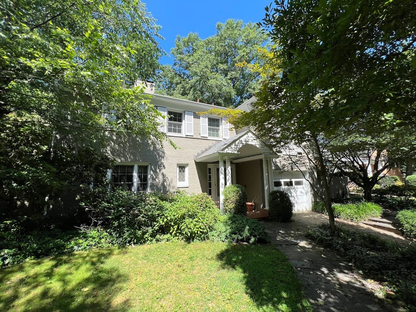 Washington House: 2266 48th St, NW