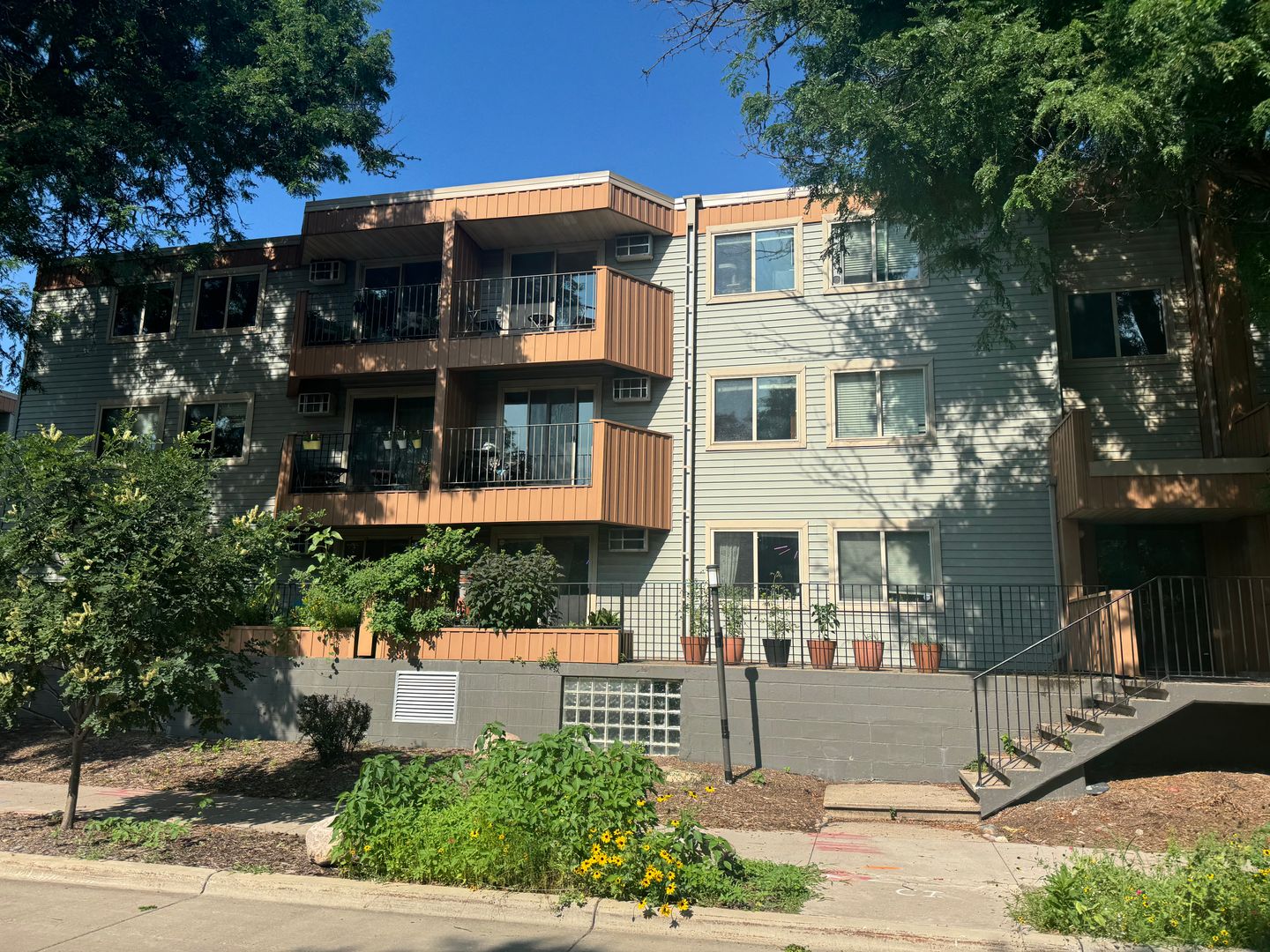 Minneapolis Condo: 3540 Hennepin Ave
