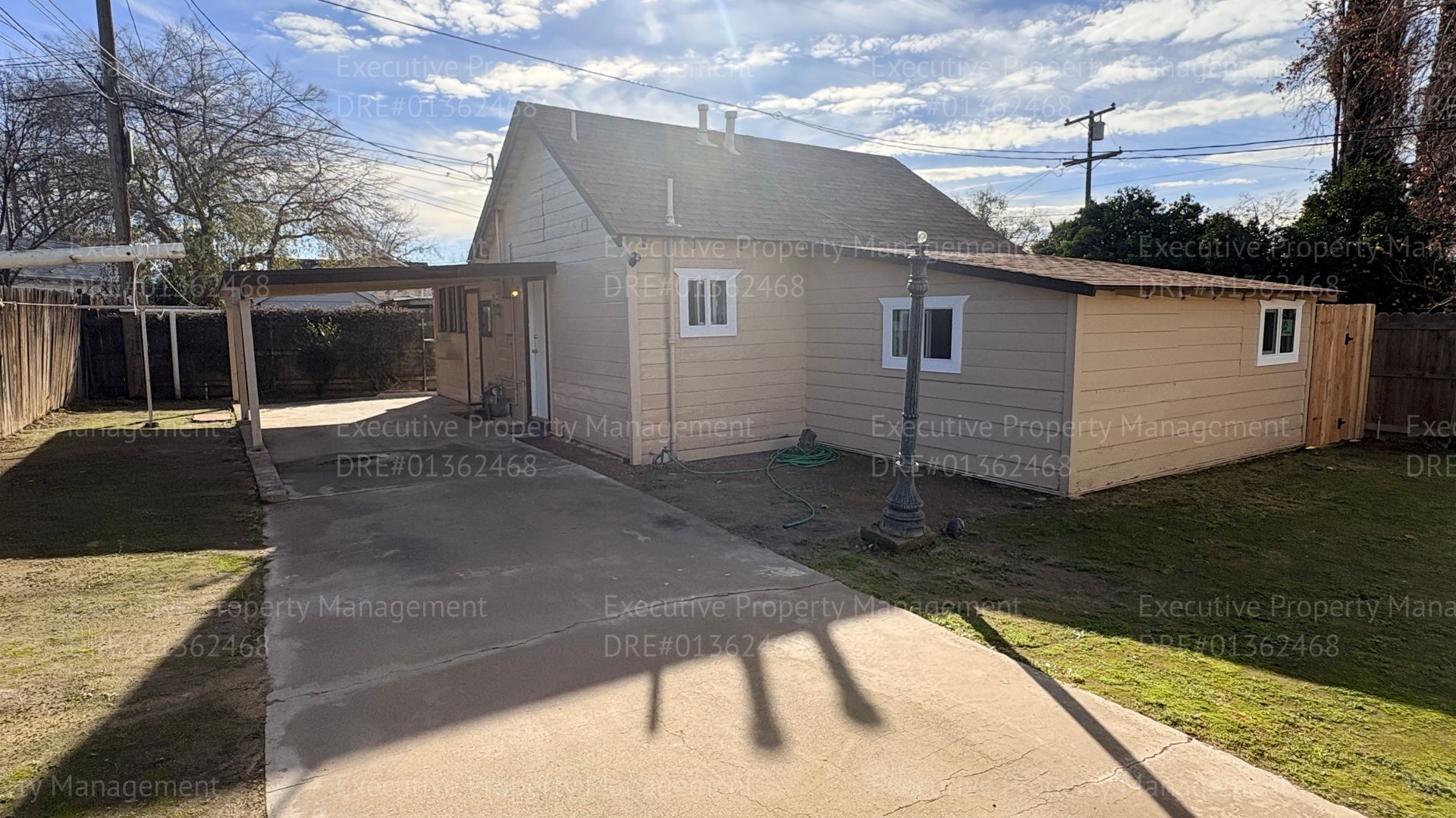 Bakersfield Apartment: 1625 Camino Sierra