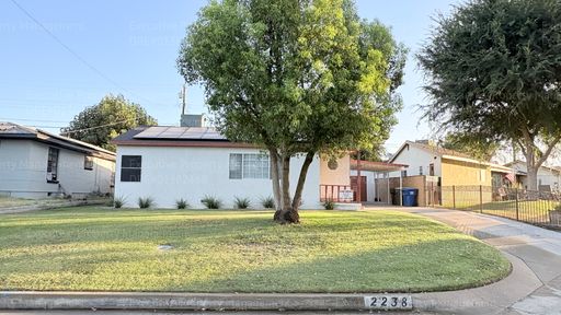 3 Bedroom 2 bathroom house located near the Kern Medical Hospital, East Bakersfield High, and a shopping center. – photo 1