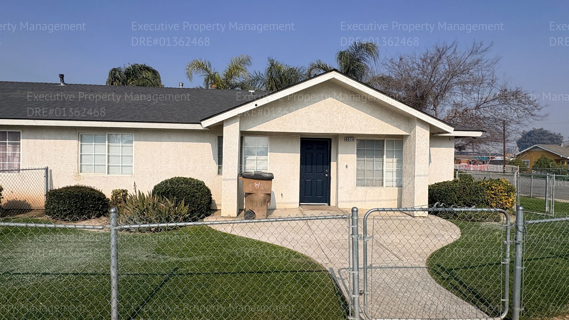 Bakersfield House: 803 R St #A