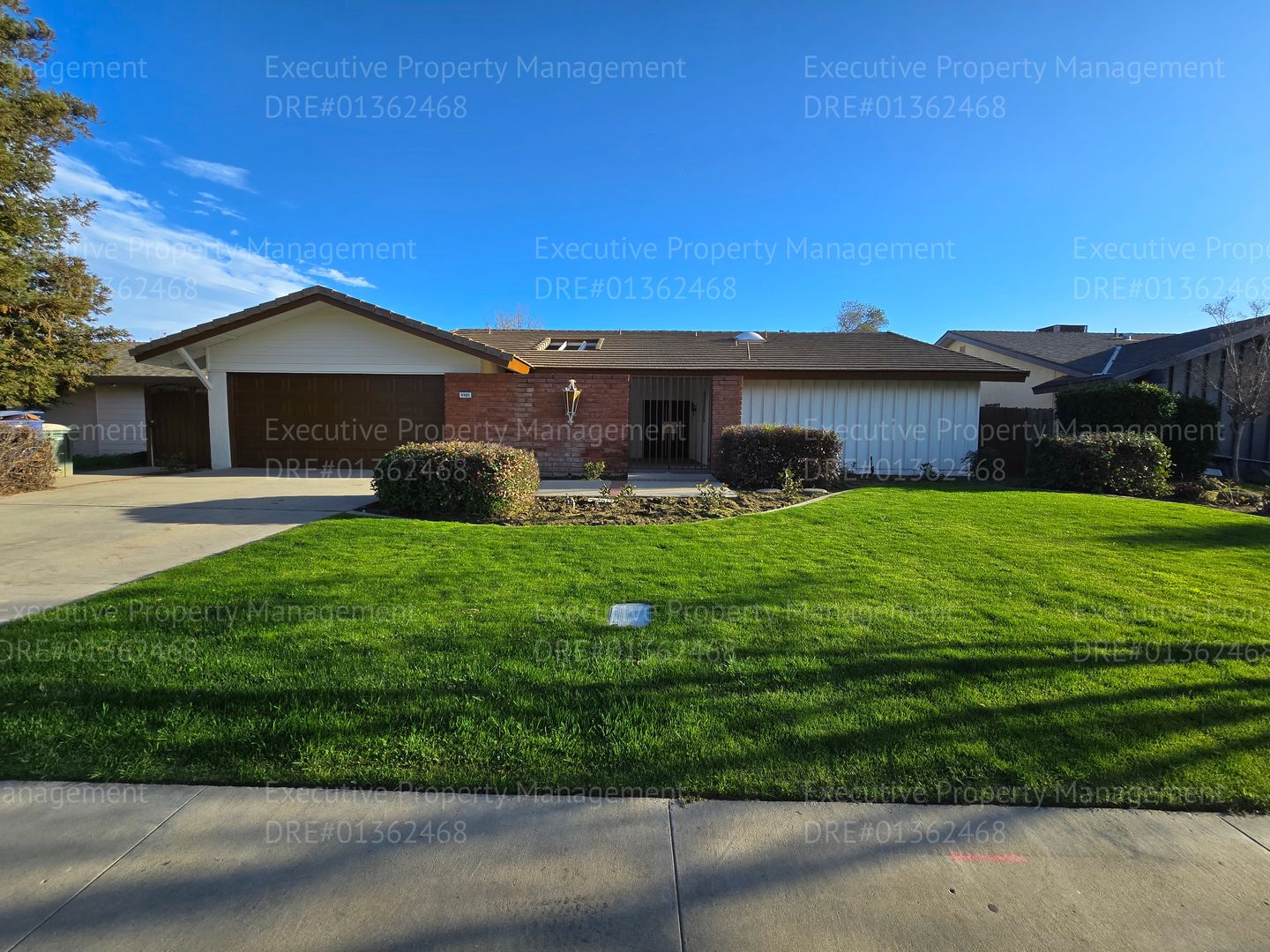 Bakersfield House: 4405 Charter Oaks Ave