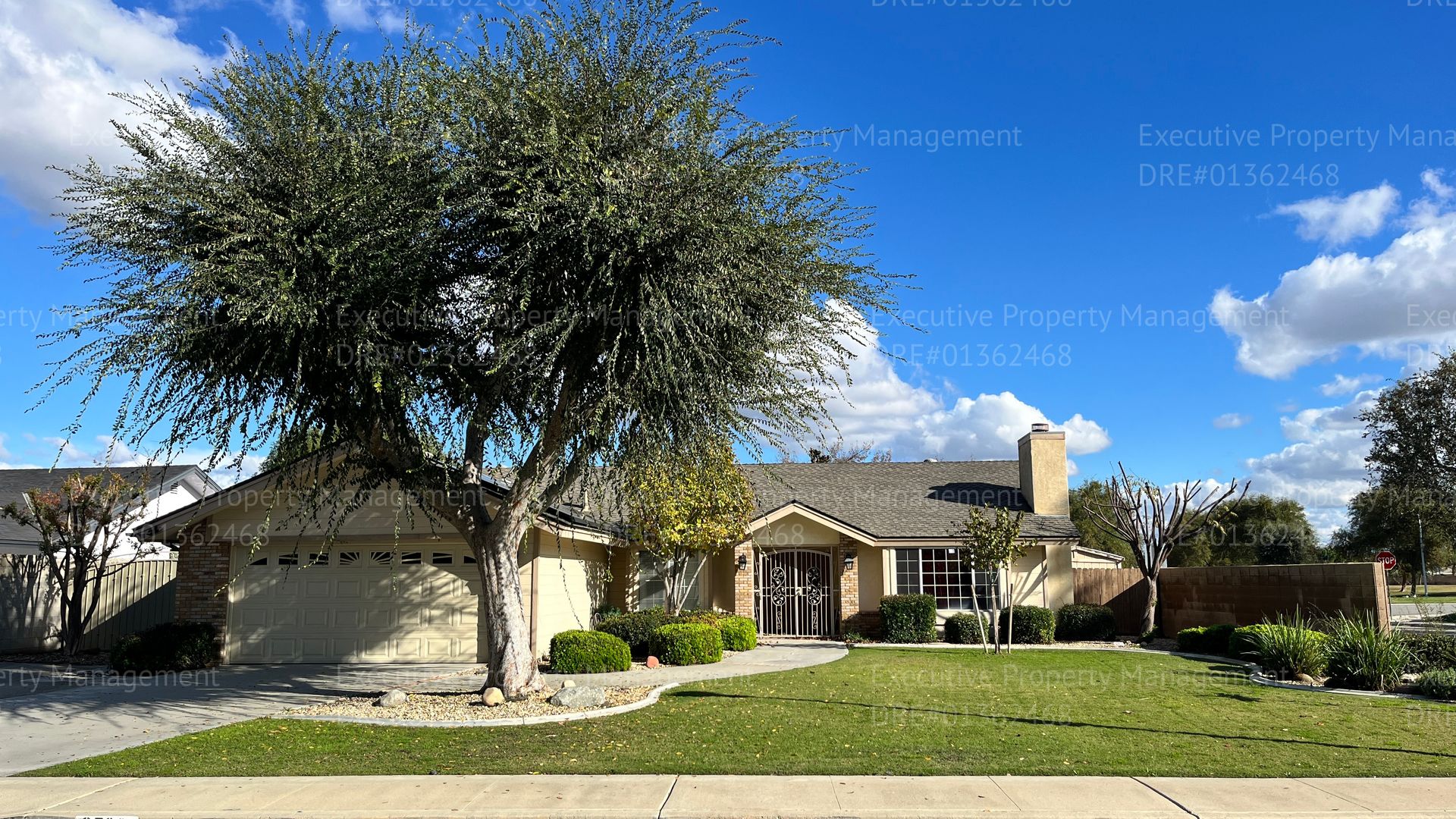 Bakersfield House: 3708 Poe Ln