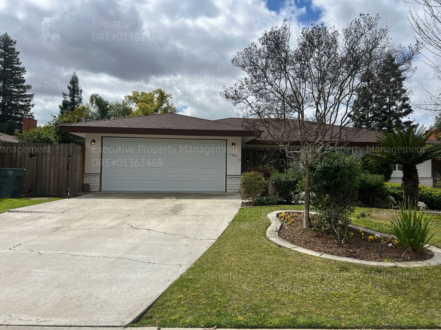 Bakersfield House: 6805 Columbia Ln