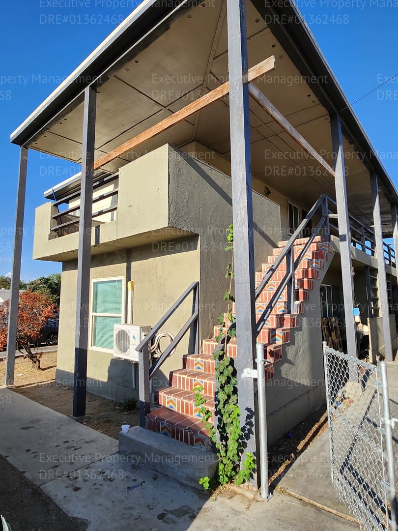 Bakersfield Apartment: 2190 Monterey St
