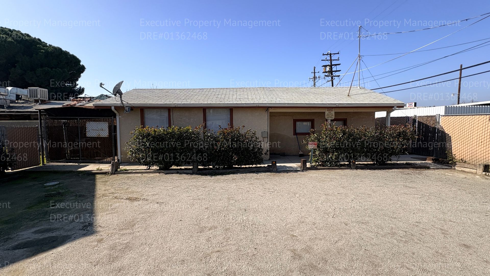 Bakersfield House: 708 21st St 1/2