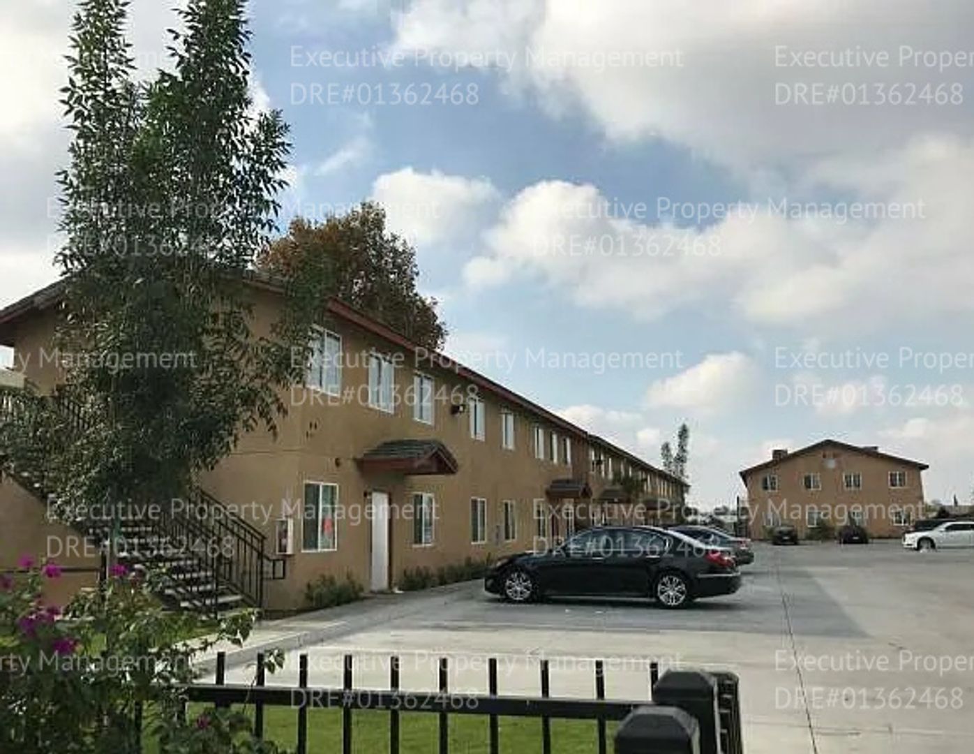 Bakersfield Apartment: 117 N St