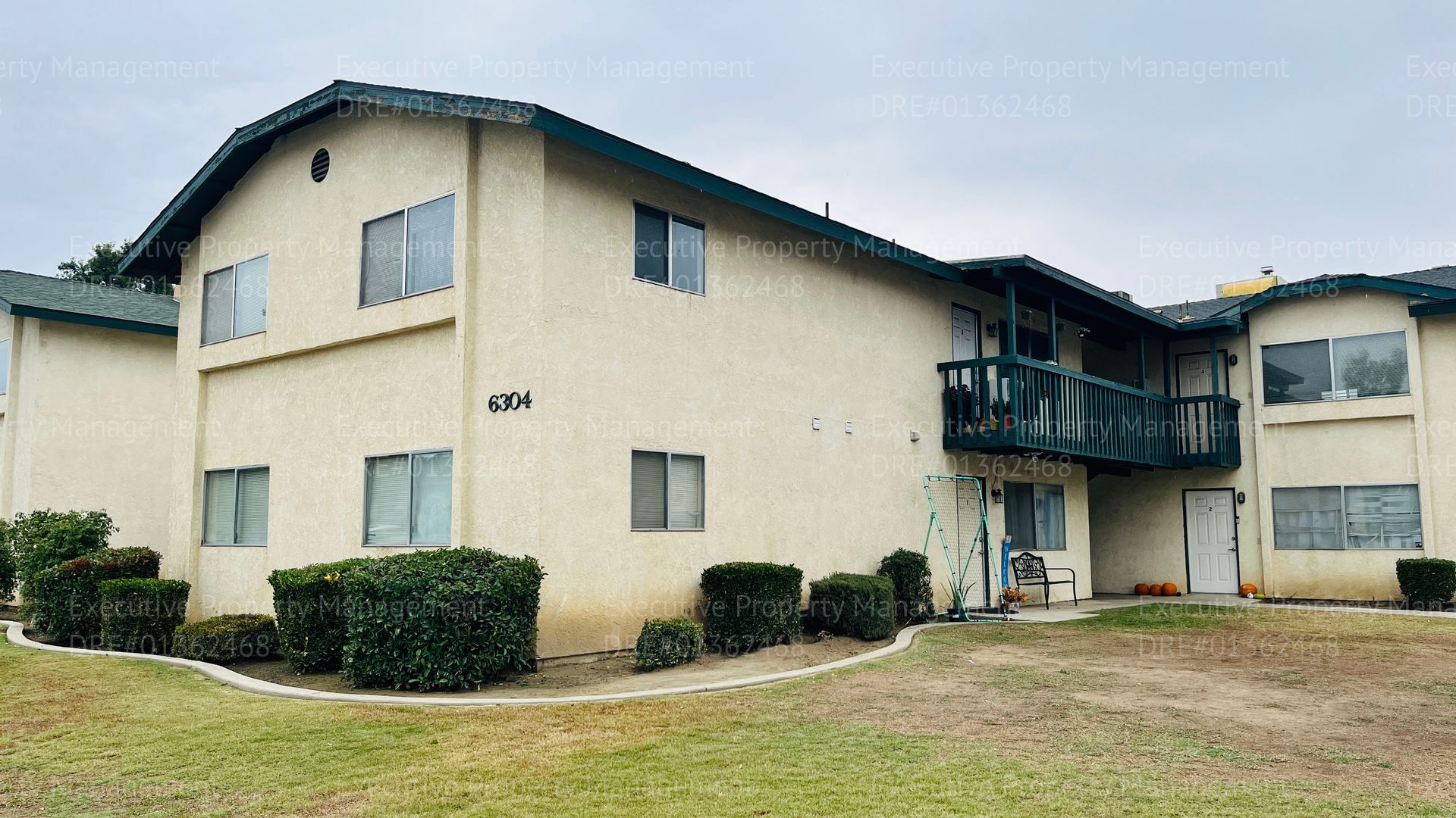 Bakersfield Apartment: 6304 Castleford St