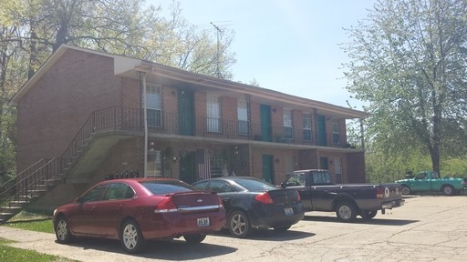 COZY 1 BED, 1 BATH 1ST FLOOR APARTMENT LOCATED AT 246-3 ELMWOOD DRIVE