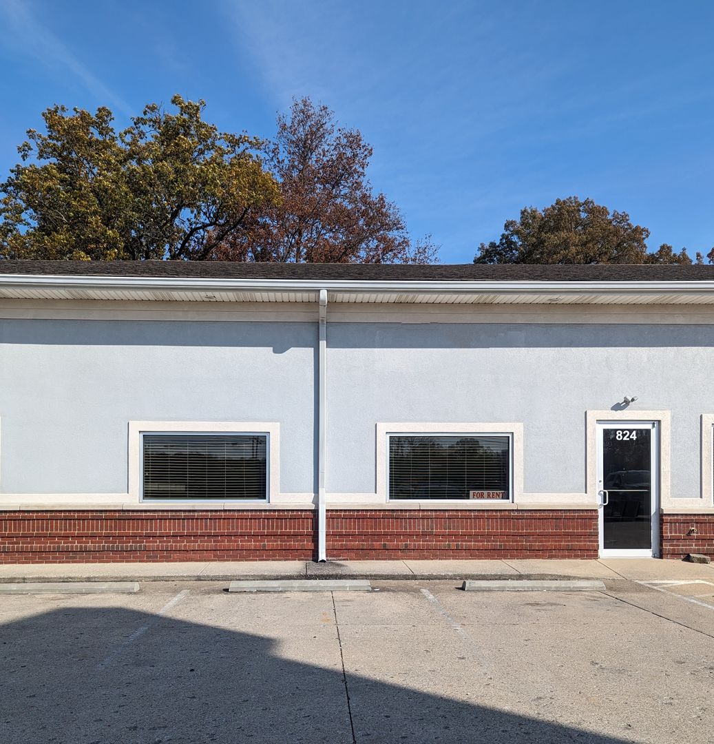 824 S. DIXIE HIGHWAY 824 S. DIXIE HIGHWAY, RADCLIFF, KY 40160