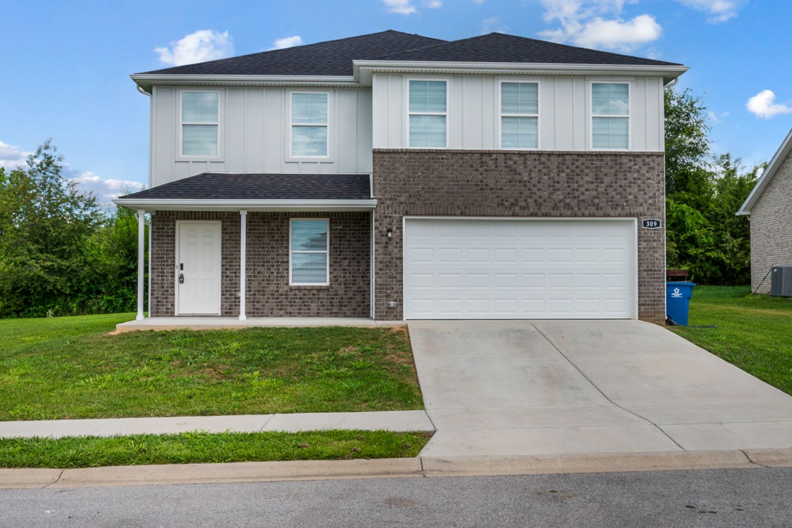 Elizabethtown House: 309 Summit Creek Drive