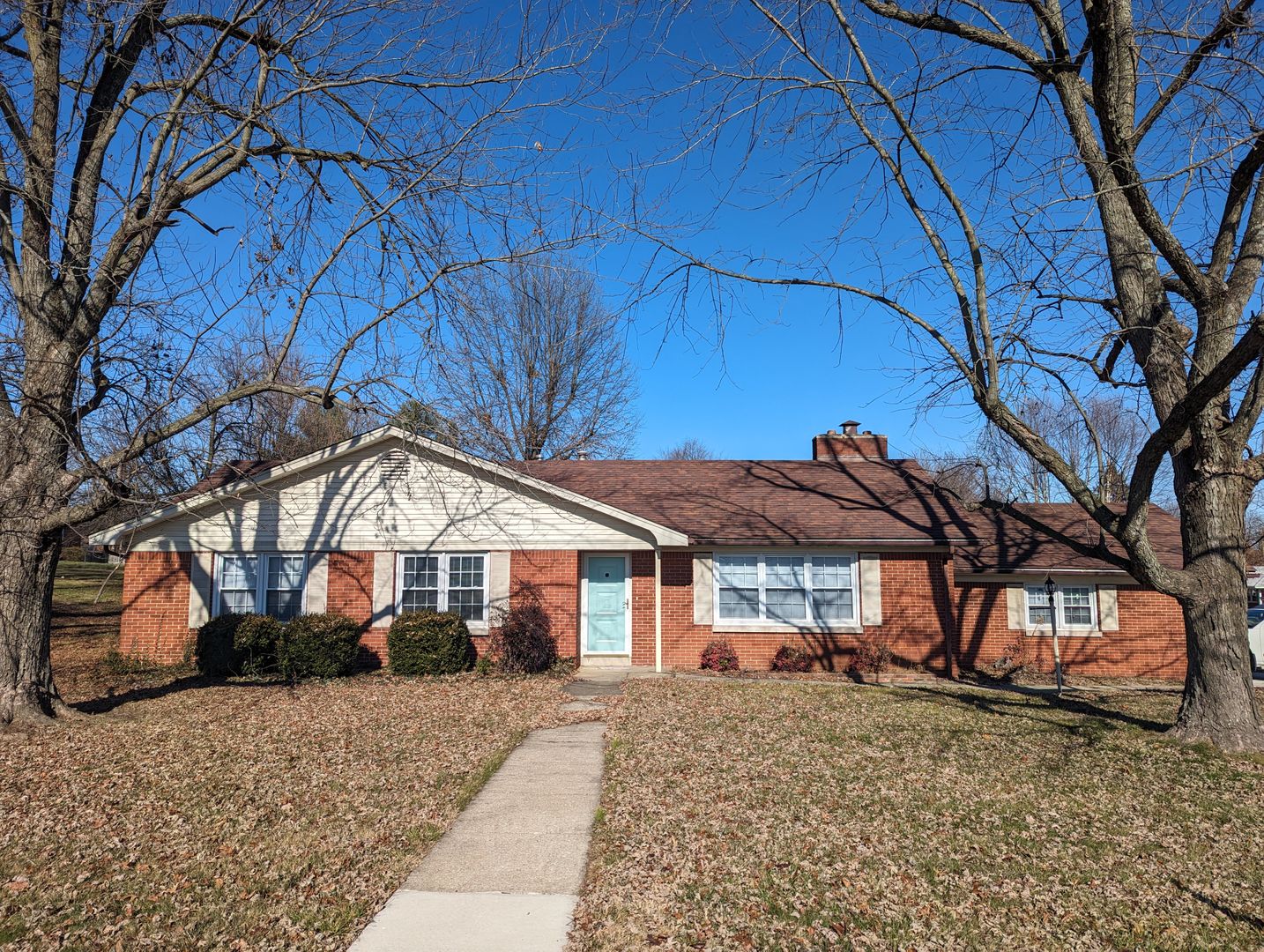 Beautiful 3 Bed, 2 Bath Home, Convenient Location