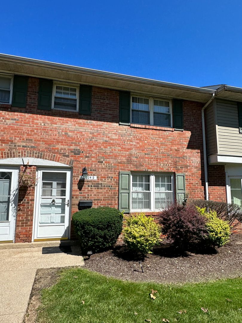Willowick Condo: 31624 N. Marginal Dr.