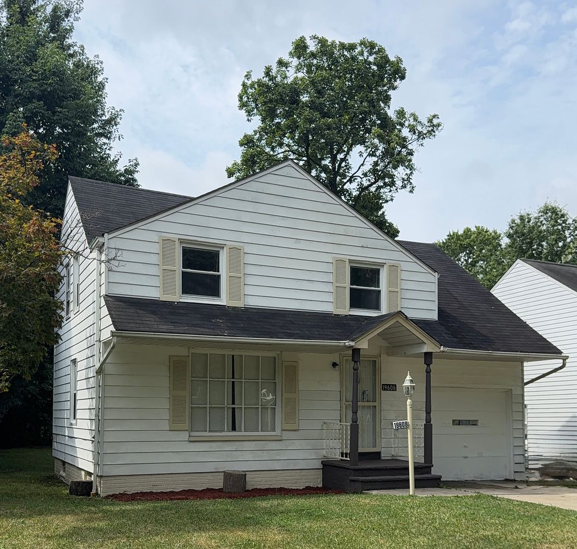 Warrensville Heights House: 19608 Shakerwood Rd