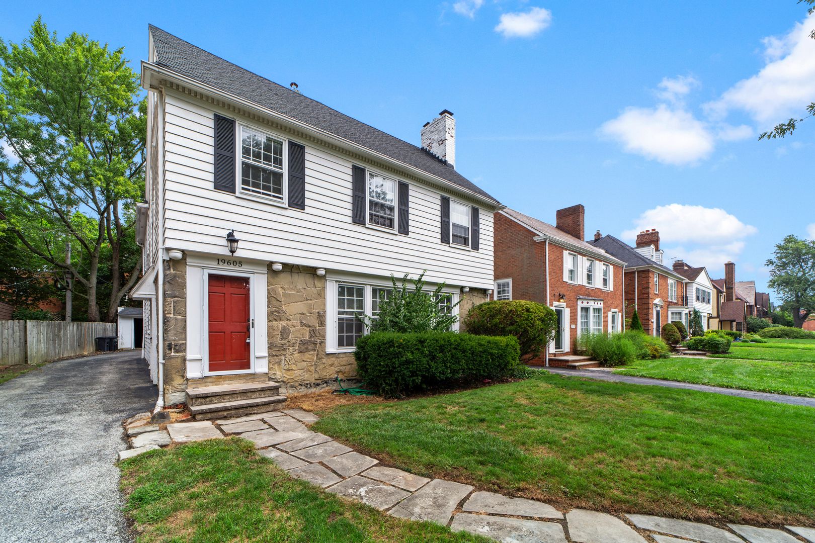 Shaker Hts Apartment: 19605 Winslow Rd