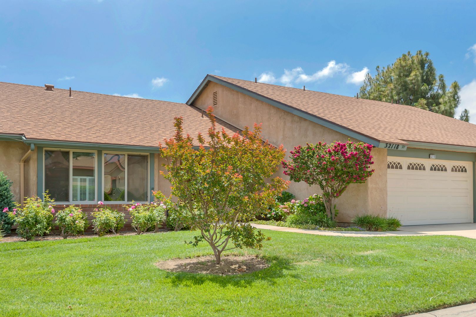 Camarillo House: 32118 Village 32