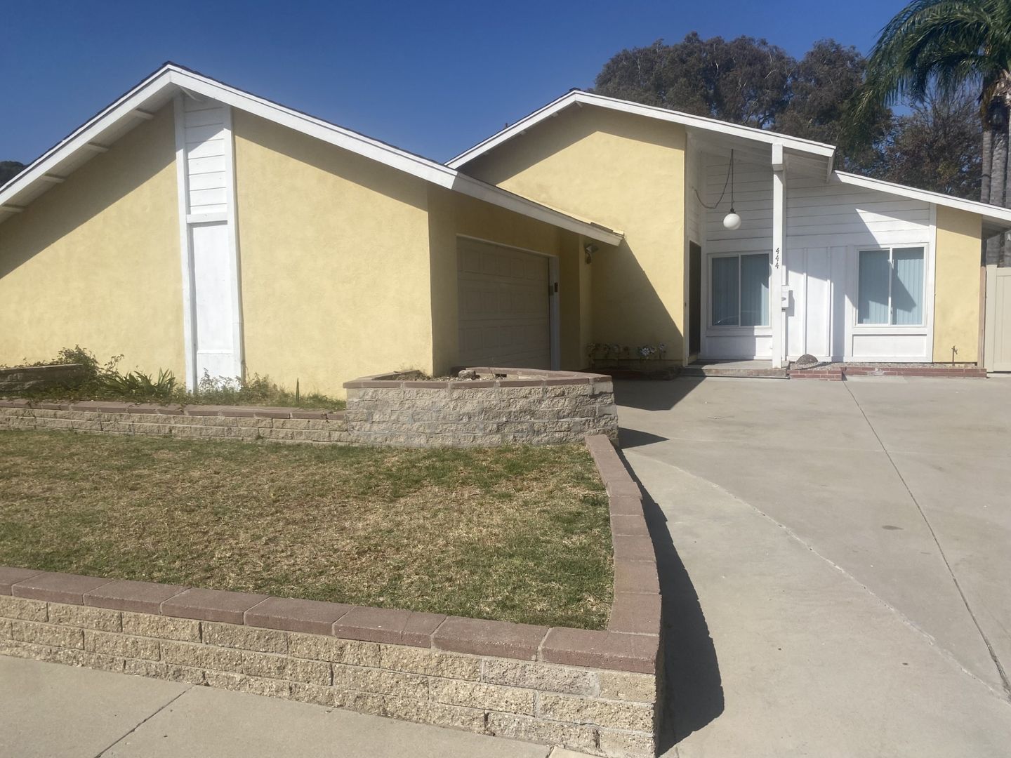 Camarillo House: 444 Blanco Ct.