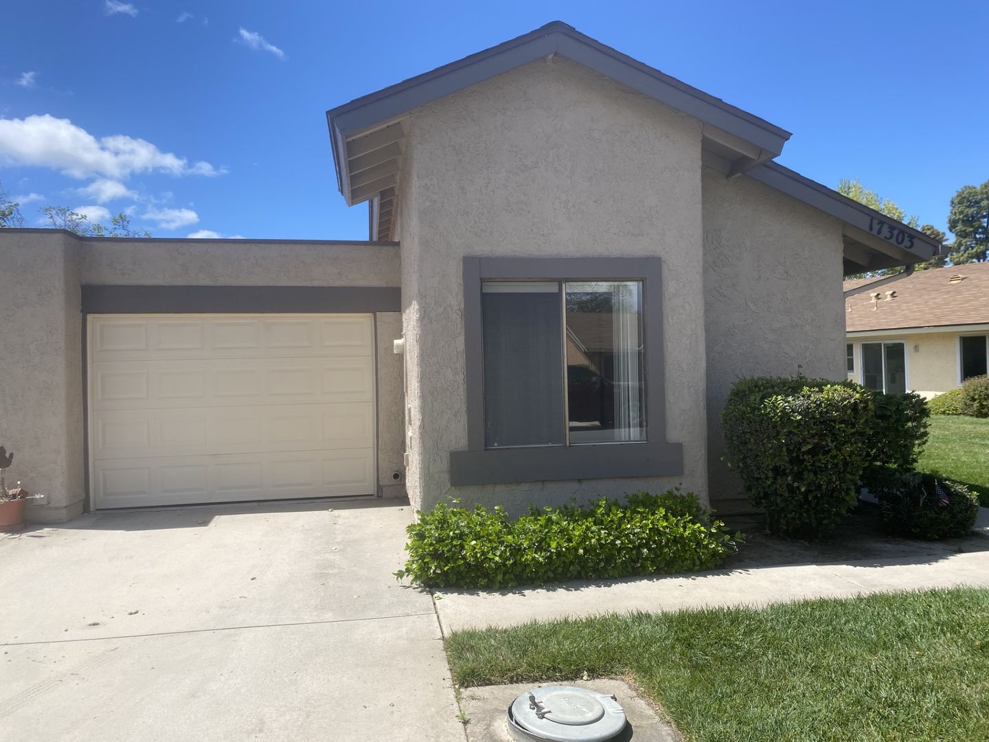 Camarillo House: 17303 Village 17
