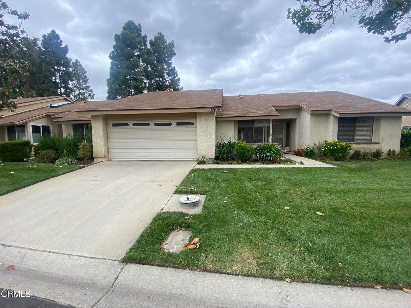 Camarillo House: 17109 Village 17