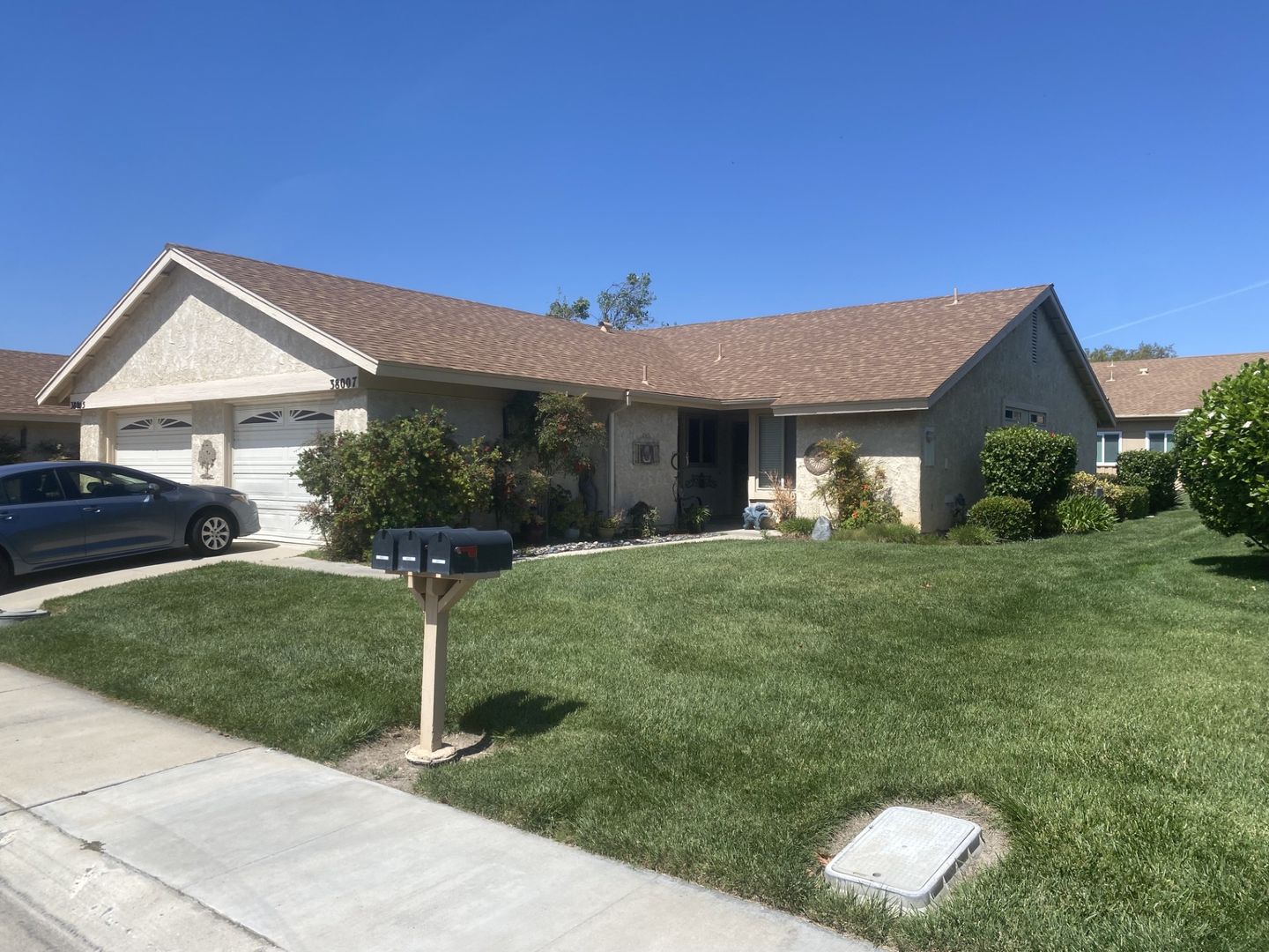 Camarillo House: 38005 Village 38