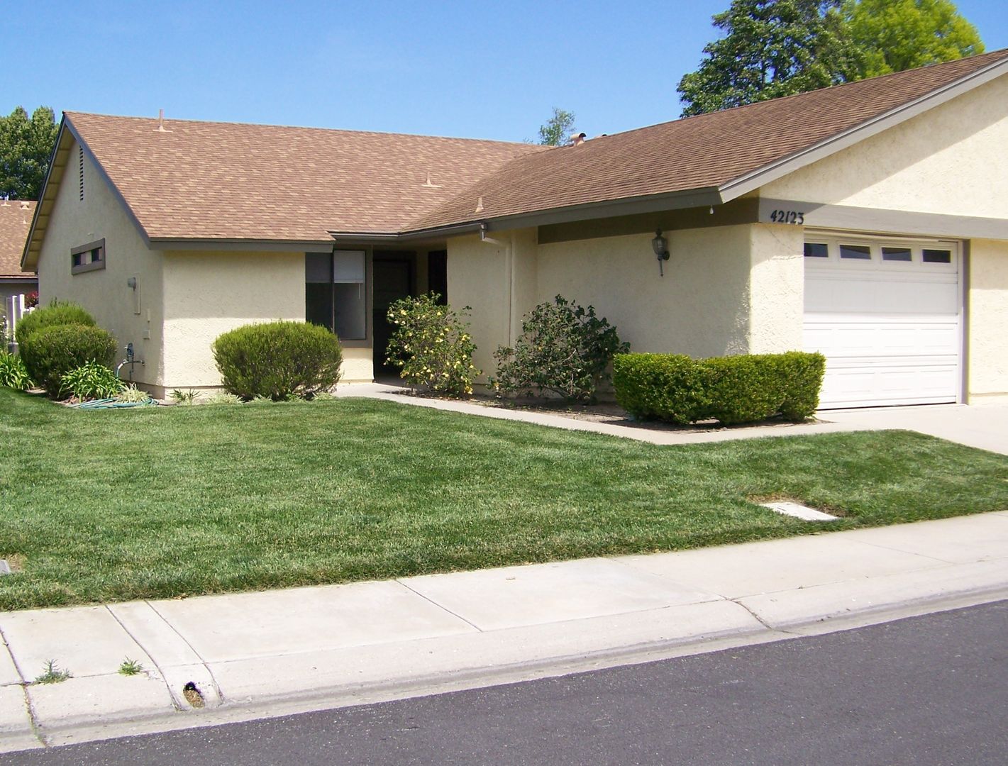 Camarillo House: 42123 Village 42
