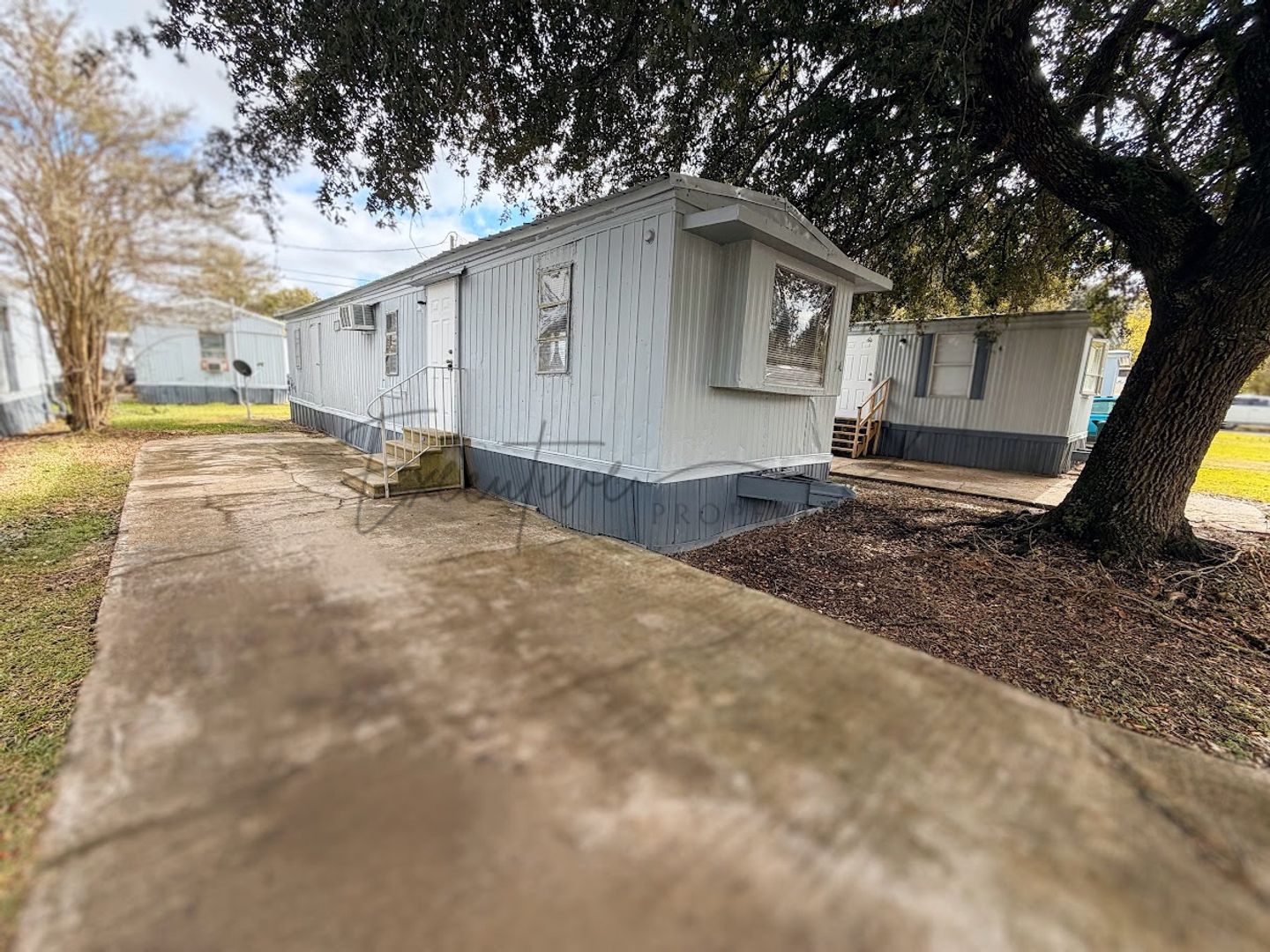 Sulphur Apartment: 1030 Mildred Street