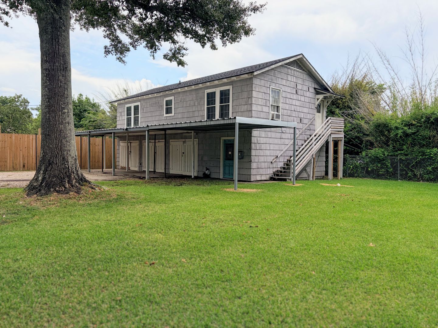 Lake Charles House: 1315 1/2 8th Street