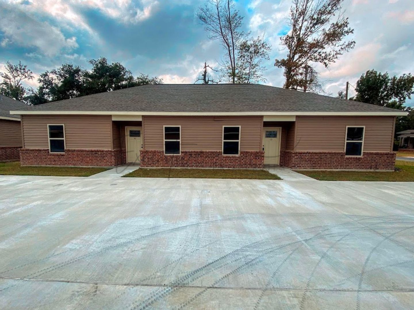 Westlake Apartment: 925 Shafer Street A1-D2