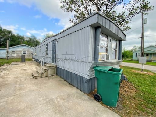 3-Bed Mobile Home | Water, Trash & Lawn Care Included! – photo 1