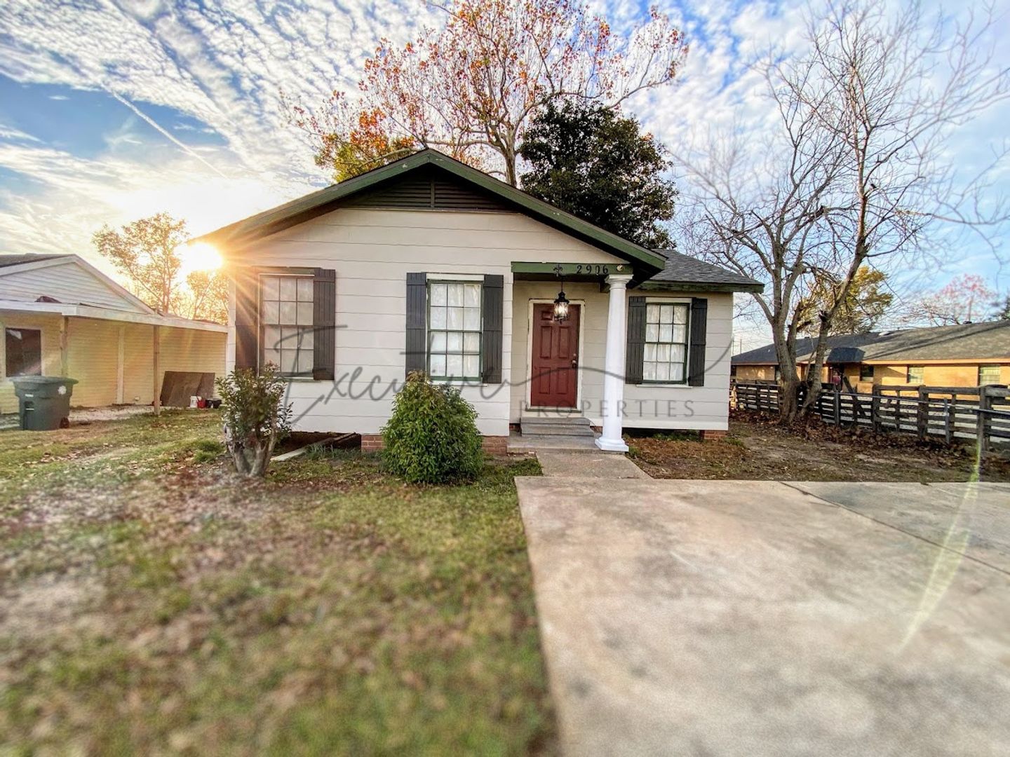 Lake Charles House: 2906 Warren Avenue