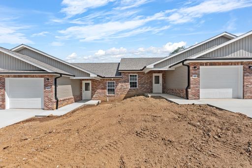 BRAND NEW Townhome In Cape Girardeau – photo 1