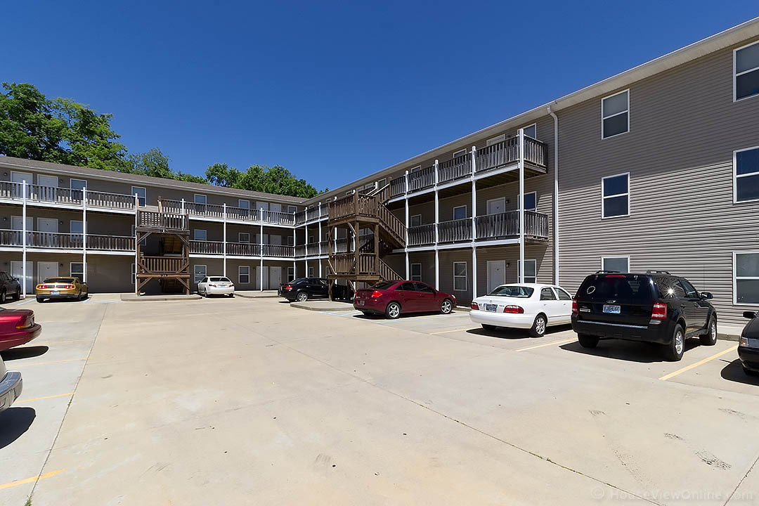 Cape Girardeau Apartment: 915 N Frederick