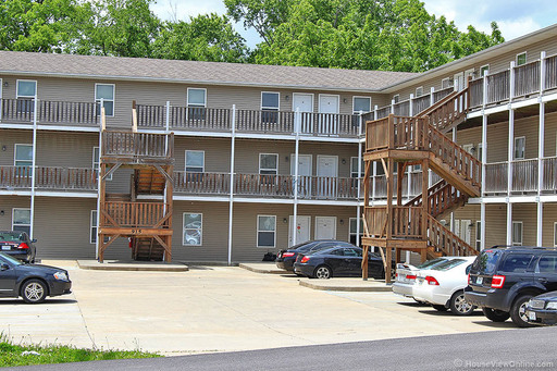 2 Bed Apt. Close To Campus – photo 1