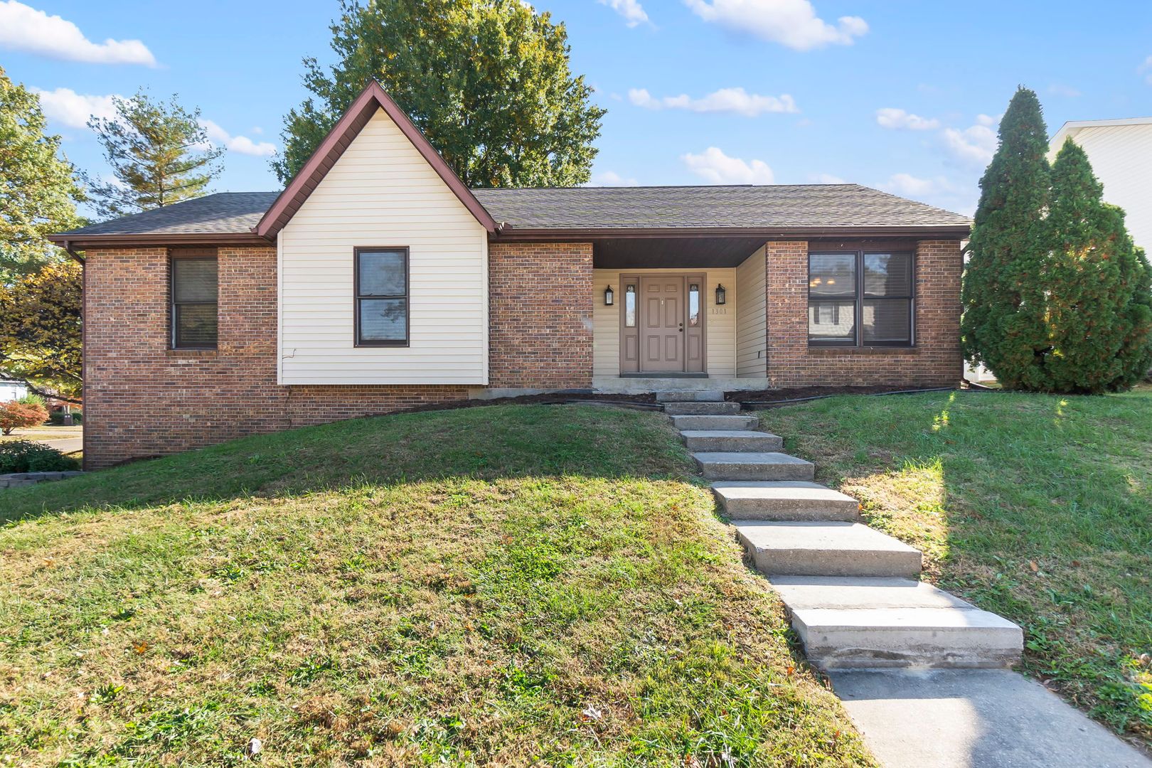 Cape Girardeau House: 1301 Gina Dr